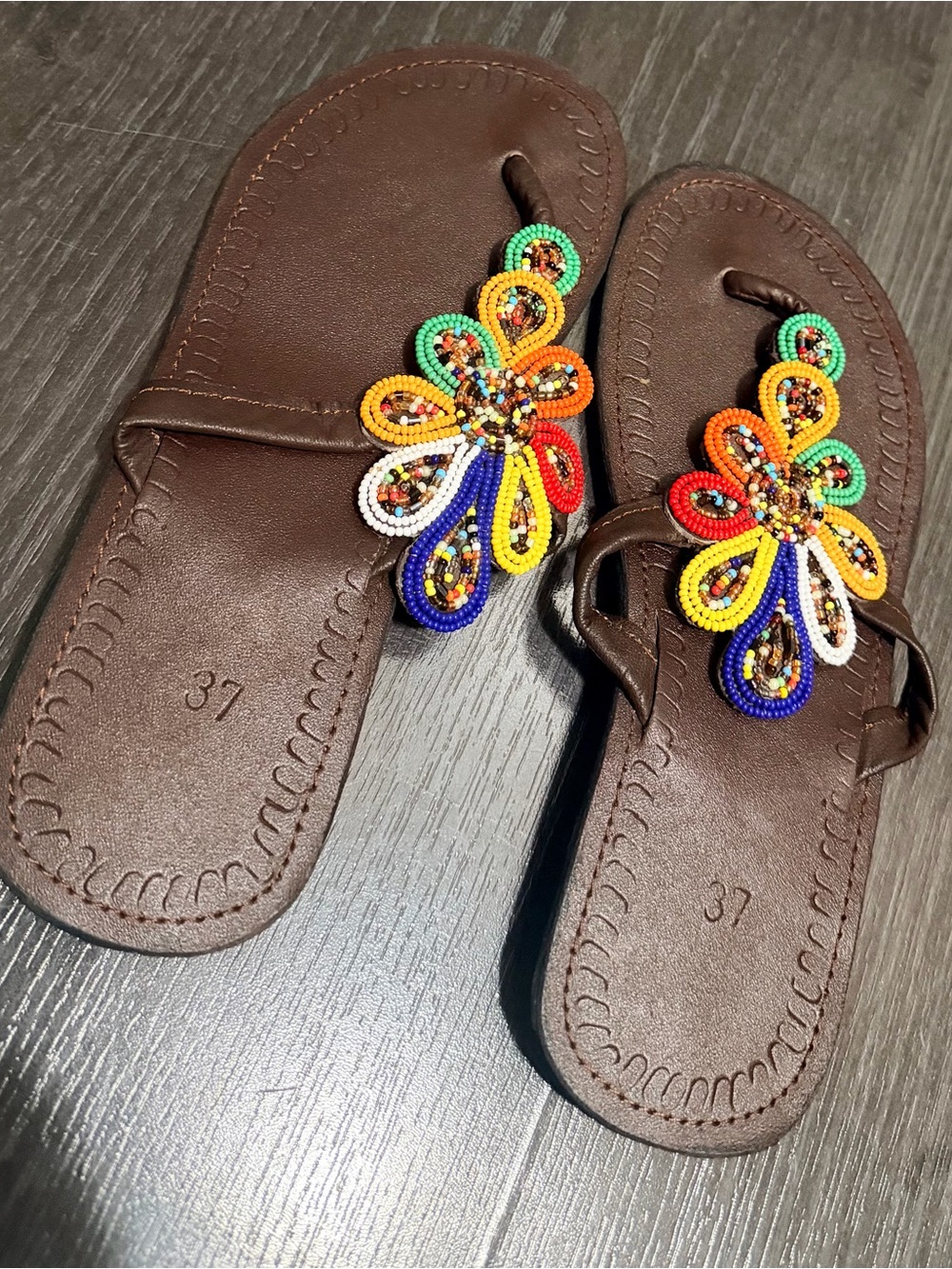 Brown Beaded Flower Toe-Loop Sandals